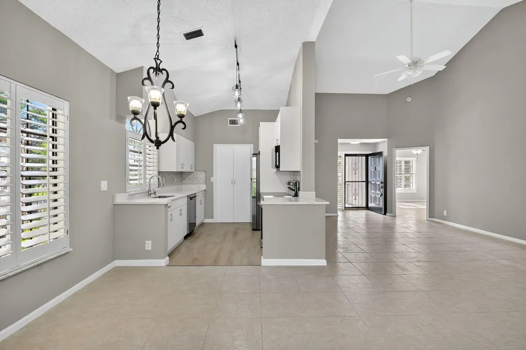 8041 Aberdeen Drive Boynton Beach FL 33472