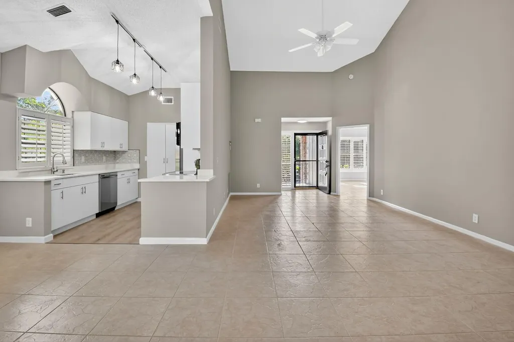 8041 Aberdeen Drive Boynton Beach FL 33472