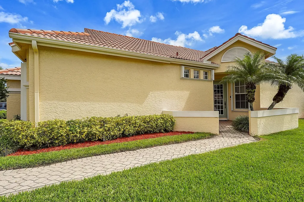 627 SW Saint Thomas Cove Port St Lucie FL 34986