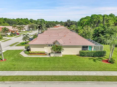 627 SW Saint Thomas Cove Port St Lucie FL 34986
