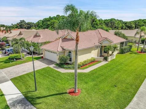 627 SW Saint Thomas Cove Port St Lucie FL 34986