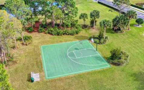 627 SW Saint Thomas Cove Port St Lucie FL 34986