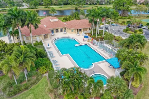 627 SW Saint Thomas Cove Port St Lucie FL 34986