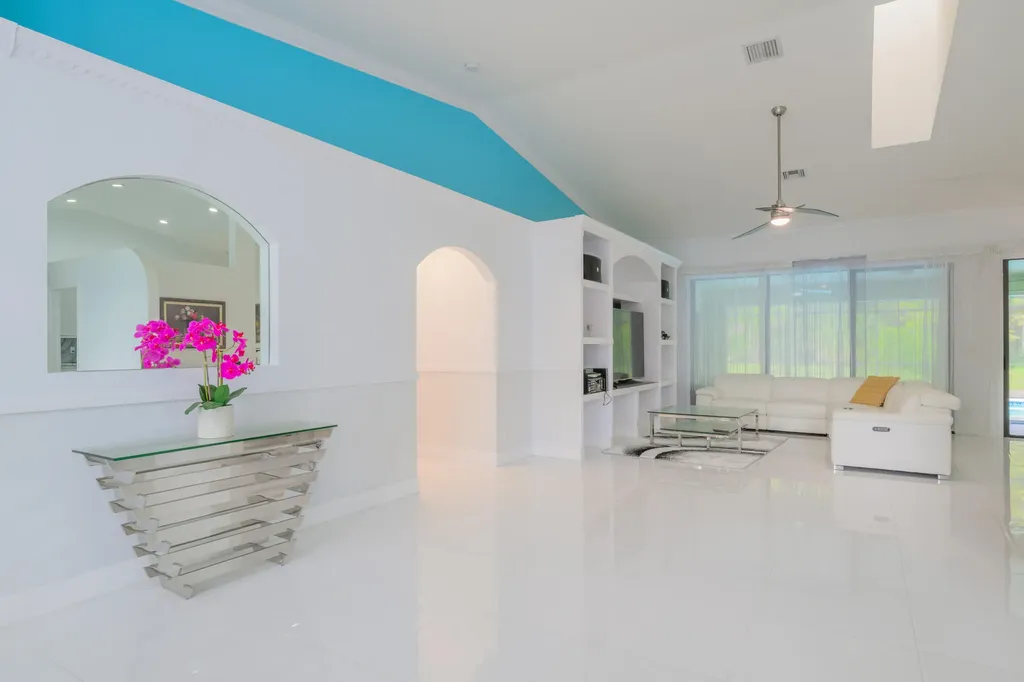 221 Cypress Trace Royal Palm Beach FL 33411