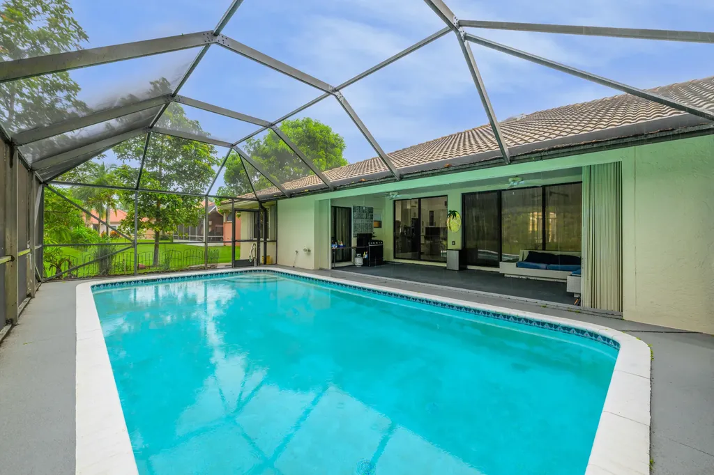 221 Cypress Trace Royal Palm Beach FL 33411