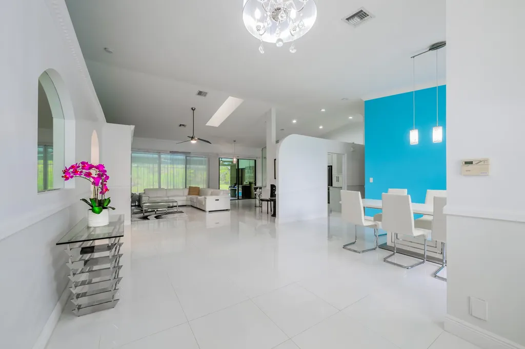 221 Cypress Trace Royal Palm Beach FL 33411
