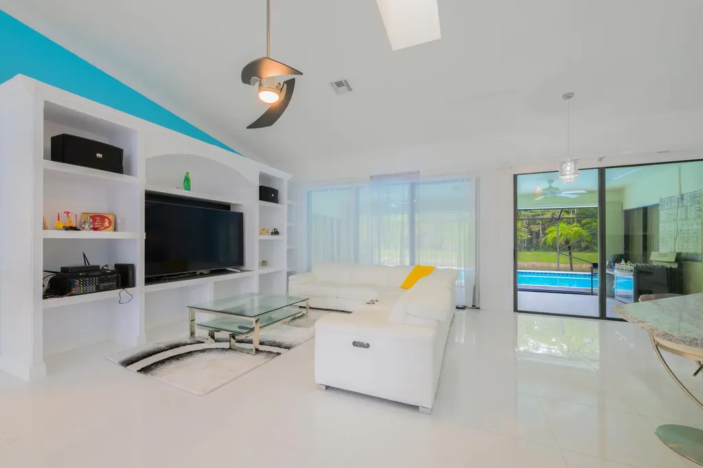 221 Cypress Trace Royal Palm Beach FL 33411