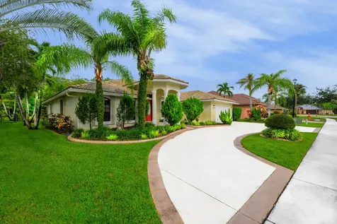 221 Cypress Trace Royal Palm Beach FL 33411