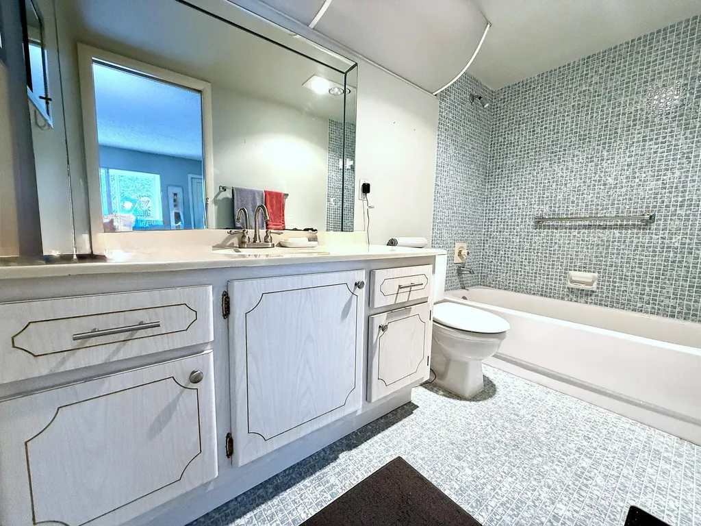 3032 Oakridge D Deerfield Beach FL 33442