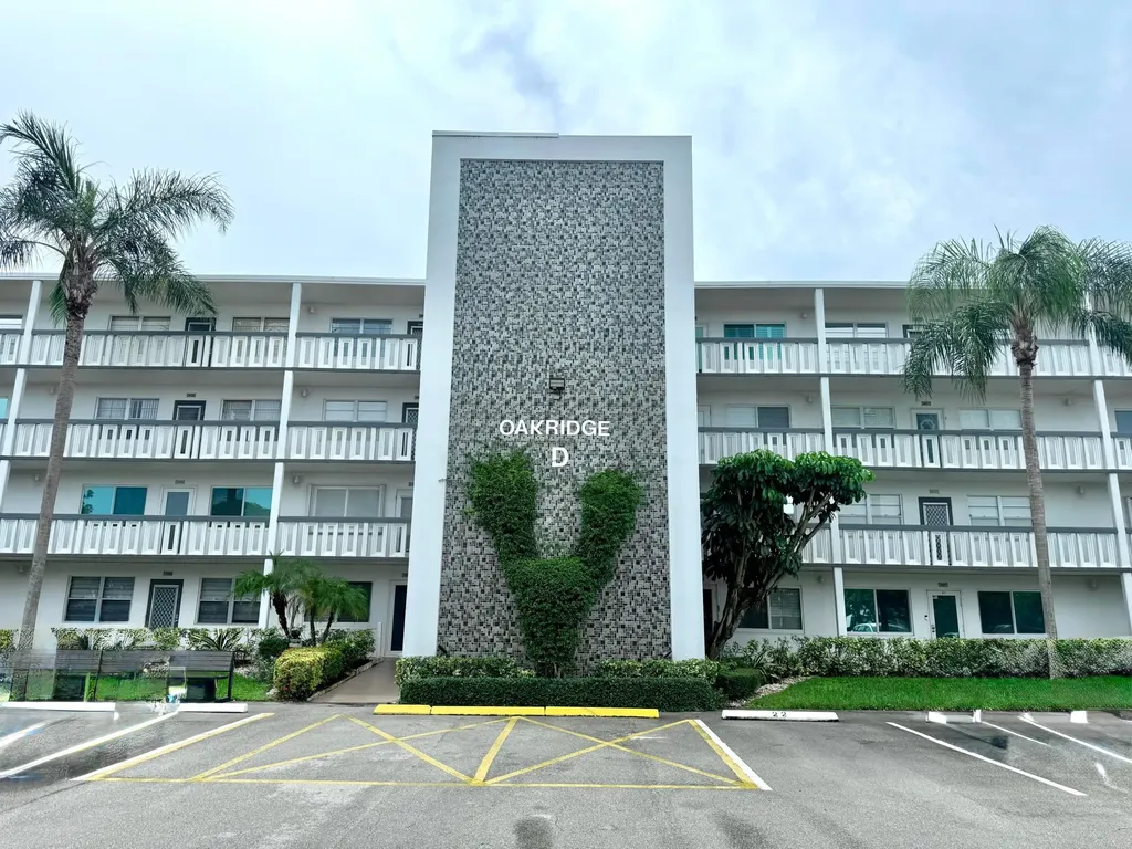 3032 Oakridge D Deerfield Beach FL 33442