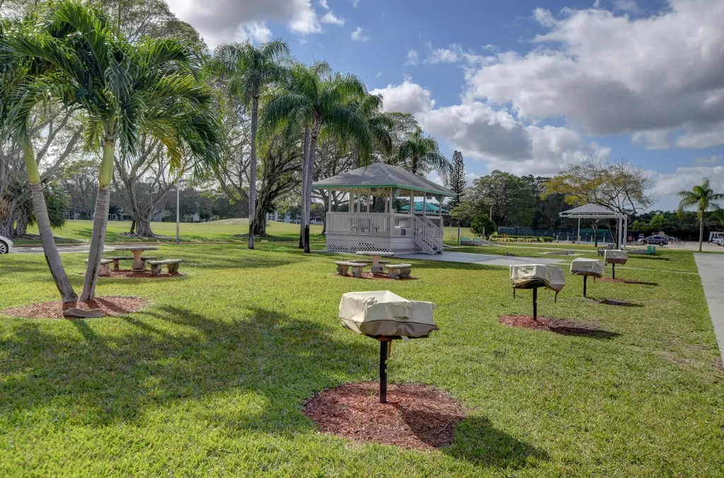 3032 Oakridge D Deerfield Beach FL 33442