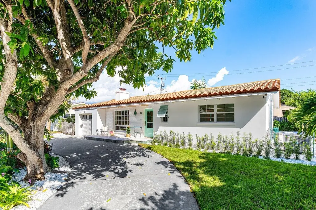 11 Hersey Drive Ocean Ridge FL 33435
