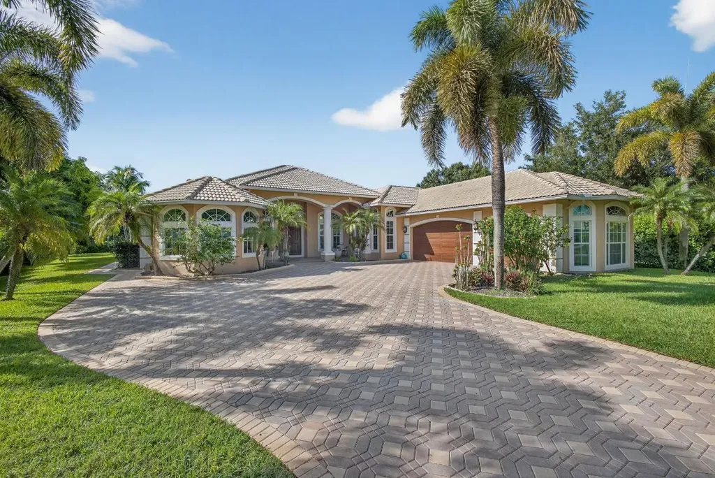 15550 Rolling Meadows Circle Wellington FL 33414