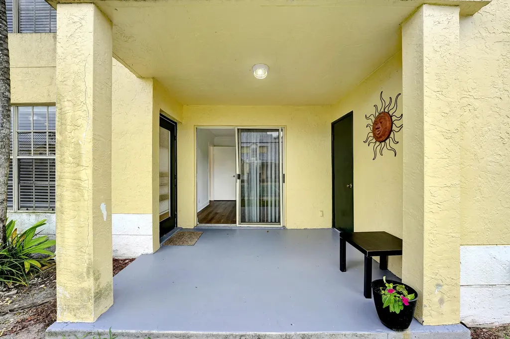6315 La Costa Drive Boca Raton FL 33433