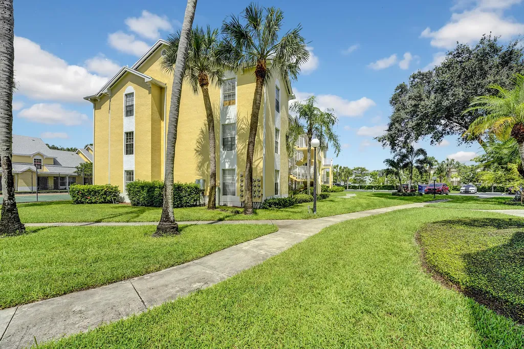 6315 La Costa Drive Boca Raton FL 33433