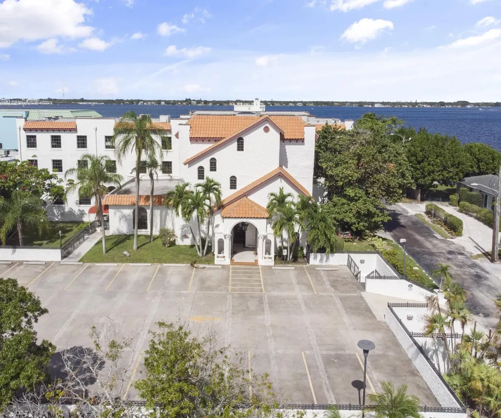 221 SE Osceola Street Stuart FL 34994