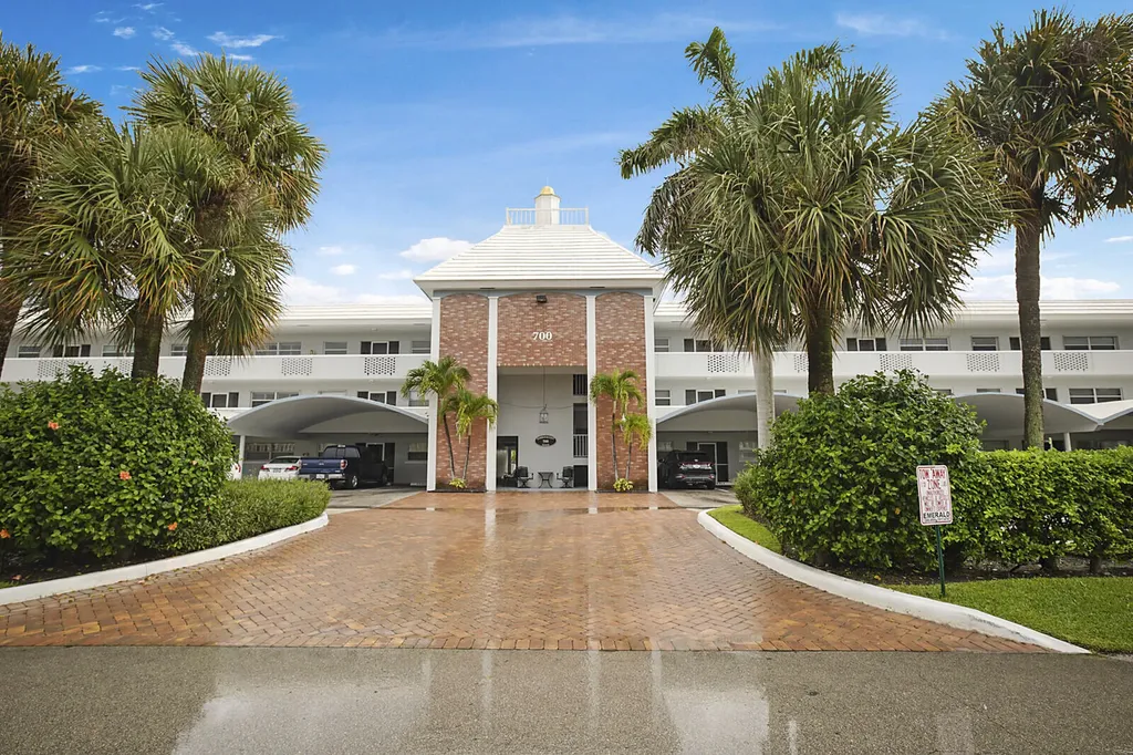 700 NE Harbour Terrace Boca Raton FL 33431