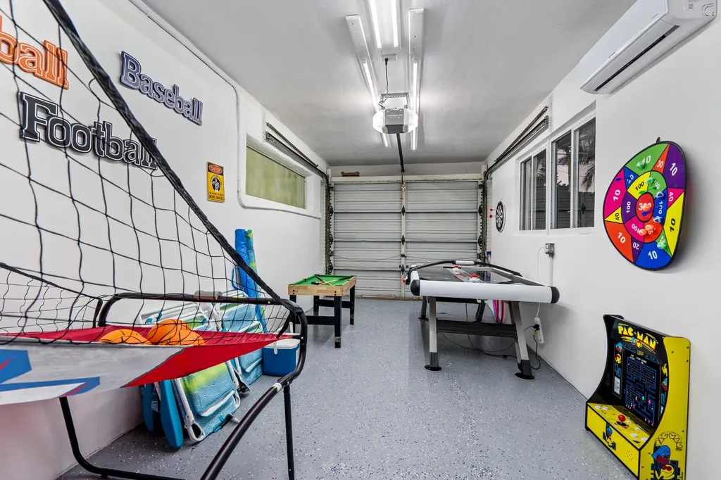 1621 NE 63rd Court Fort Lauderdale FL 33334