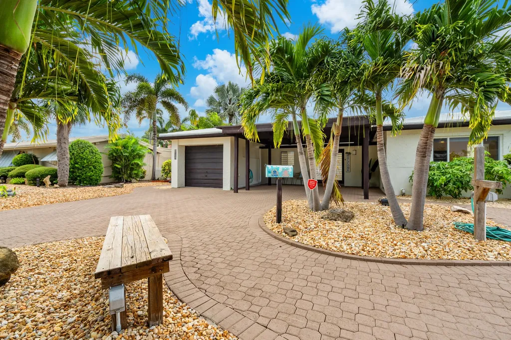 1621 NE 63rd Court Fort Lauderdale FL 33334