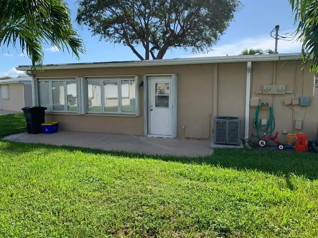 2822 Duke Lane Delray Beach FL 33445