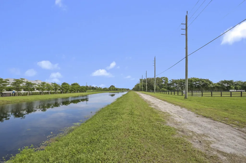 3899 Shutterfly Way Wellington FL 33414