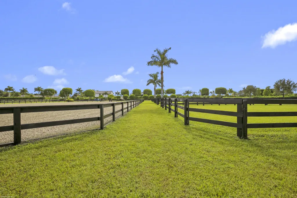3899 Shutterfly Way Wellington FL 33414