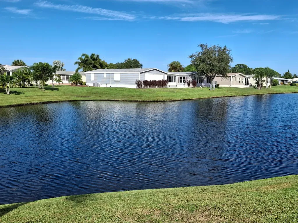8483 Schefflera Court Port St Lucie FL 34952