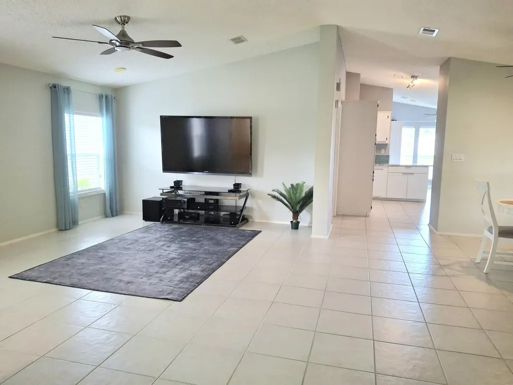 8483 Schefflera Court Port St Lucie FL 34952