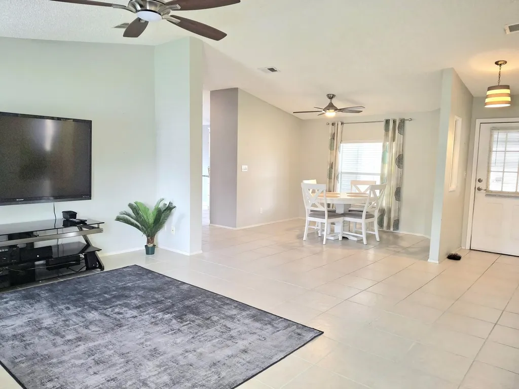 8483 Schefflera Court Port St Lucie FL 34952