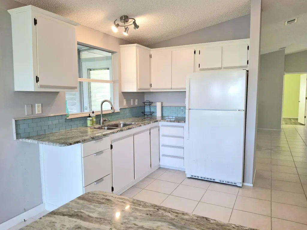 8483 Schefflera Court Port St Lucie FL 34952