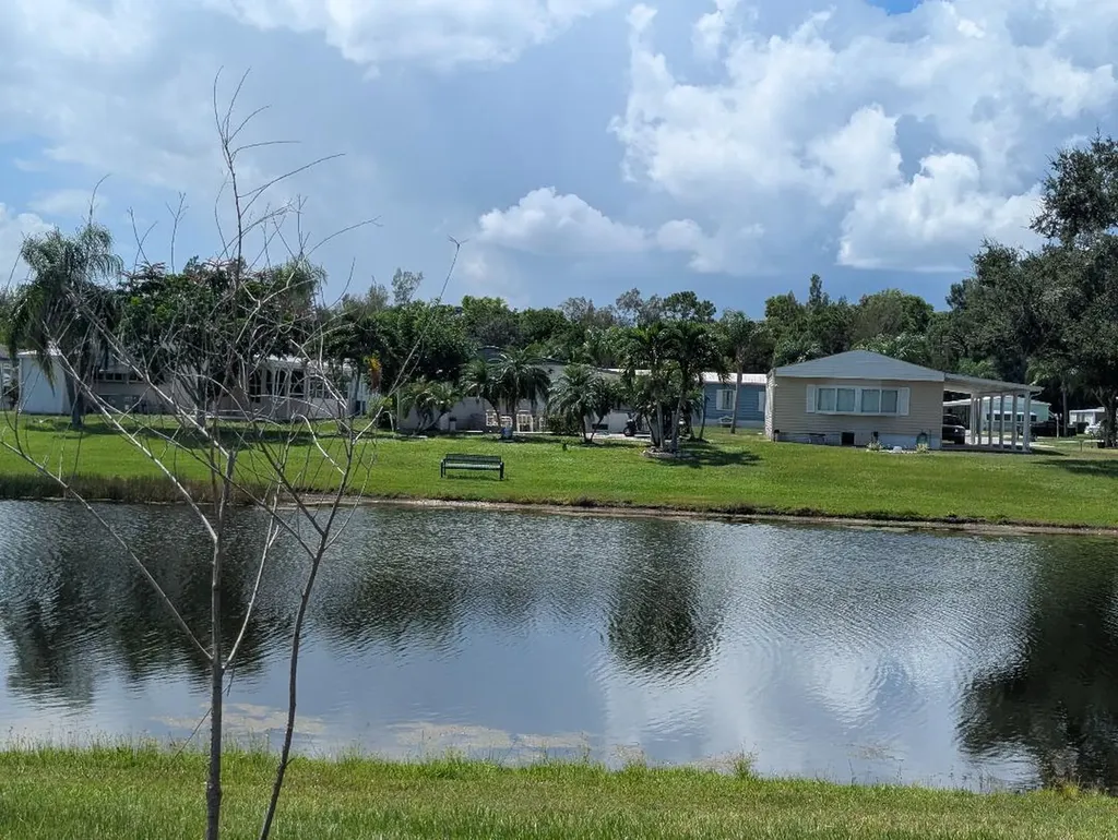 71 W Caribbean Port St Lucie FL 34952