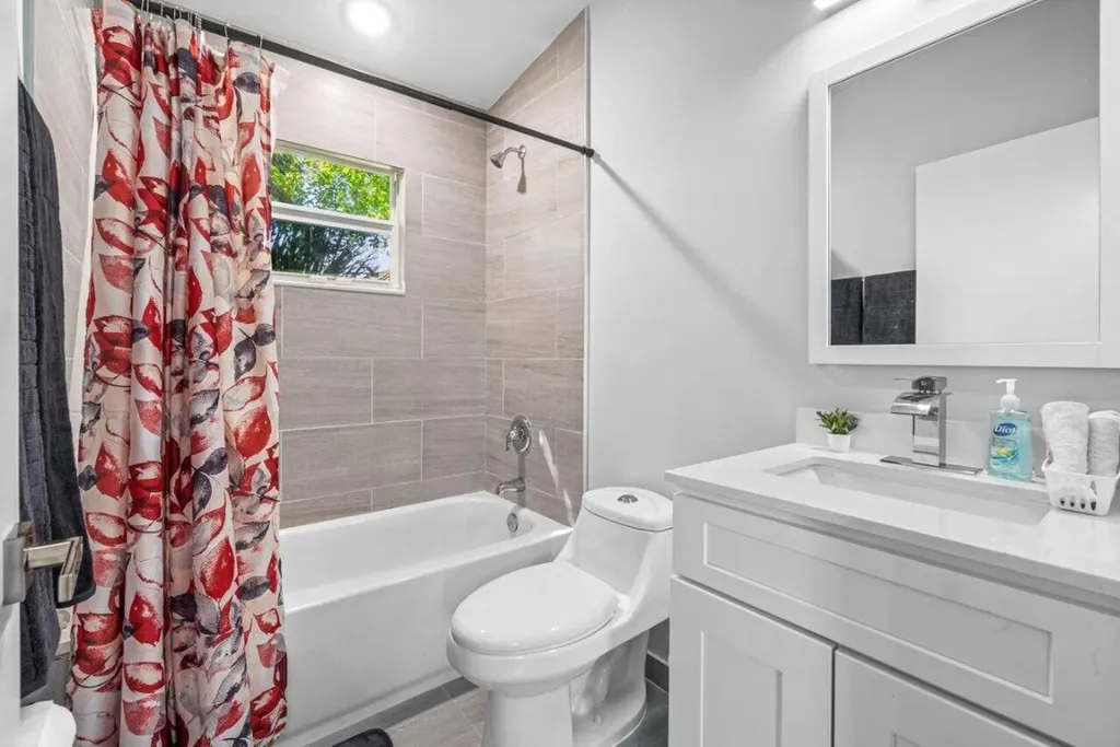 408 SW 4th Street Delray Beach FL 33444