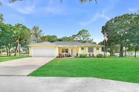9873 Orange Avenue Fort Pierce FL 34945
