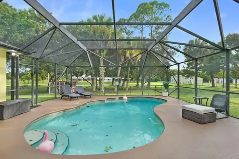 9873 Orange Avenue Fort Pierce FL 34945