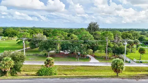 9873 Orange Avenue Fort Pierce FL 34945