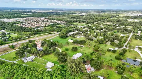 9873 Orange Avenue Fort Pierce FL 34945