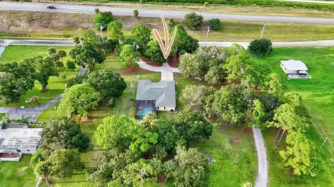 9873 Orange Avenue Fort Pierce FL 34945