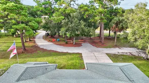 9873 Orange Avenue Fort Pierce FL 34945