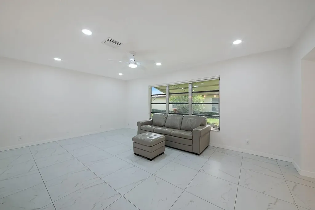5220 Nesting Way Delray Beach FL 33484