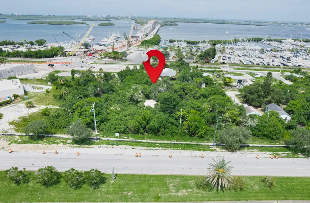 2017 N 3rd Street Fort Pierce FL 34946
