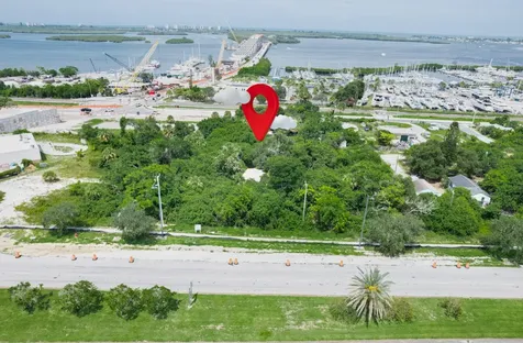 2017 N 3rd Street Fort Pierce FL 34946