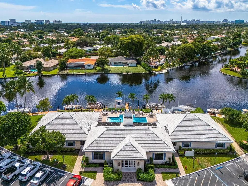 150 Cypress Club Drive 513 Pompano Beach FL 33060