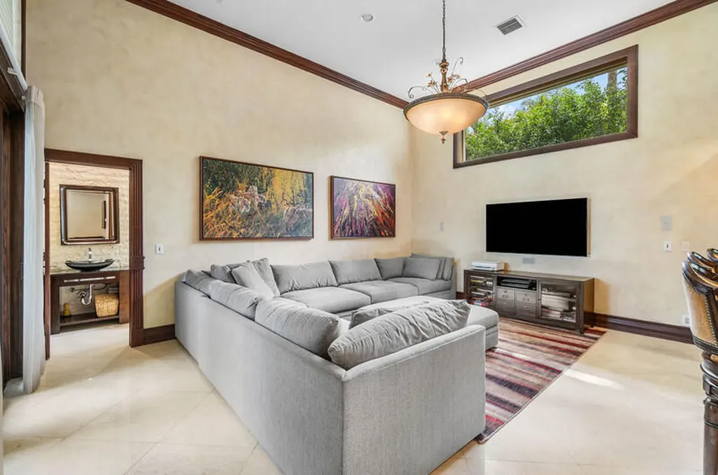 12 Martinique Cove Palm Beach Gardens FL 33418