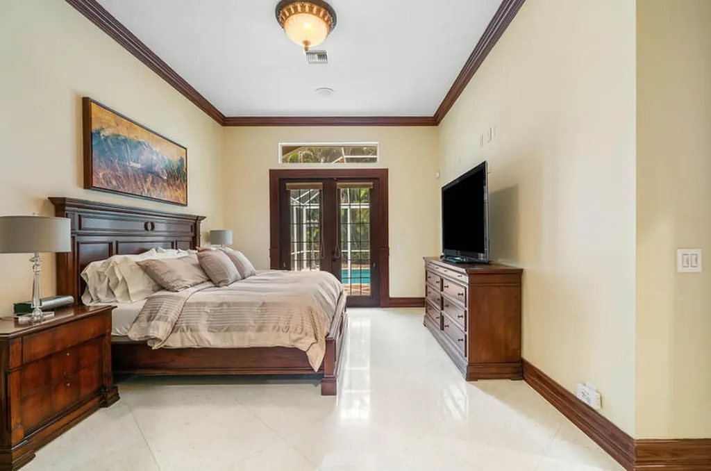12 Martinique Cove Palm Beach Gardens FL 33418