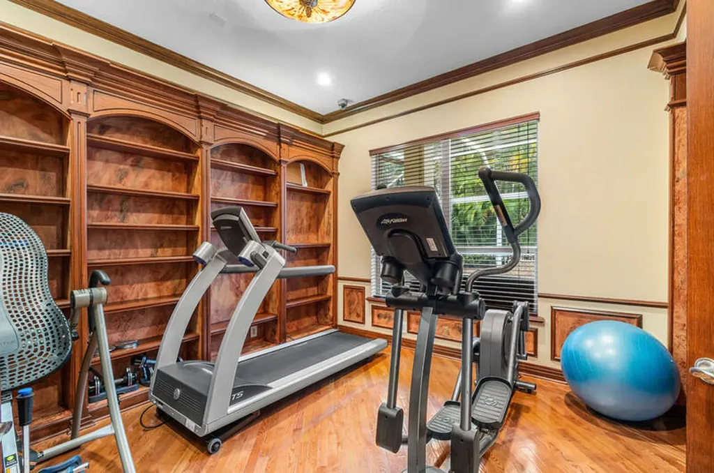 12 Martinique Cove Palm Beach Gardens FL 33418