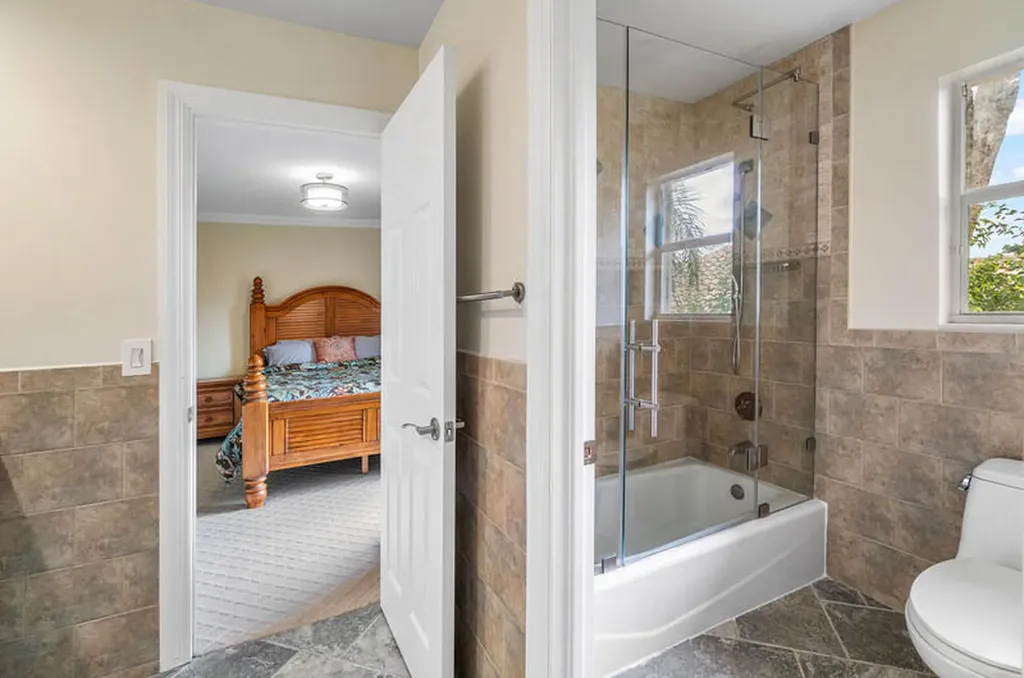12 Martinique Cove Palm Beach Gardens FL 33418