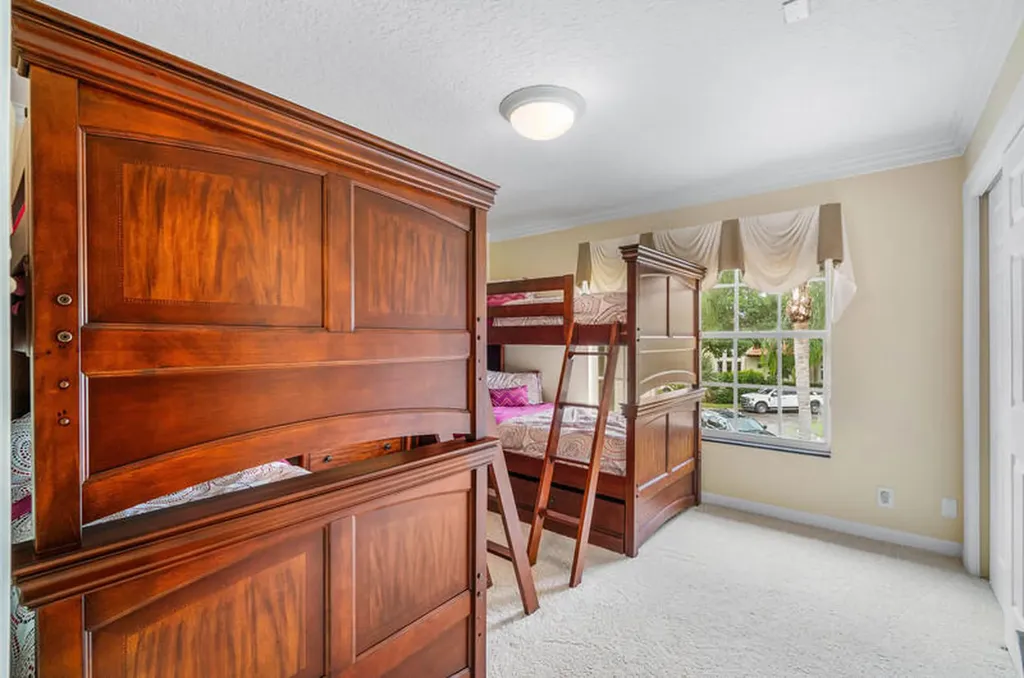 12 Martinique Cove Palm Beach Gardens FL 33418