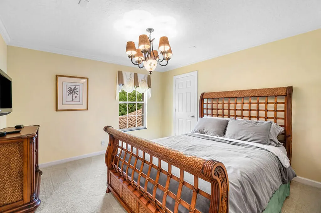 12 Martinique Cove Palm Beach Gardens FL 33418