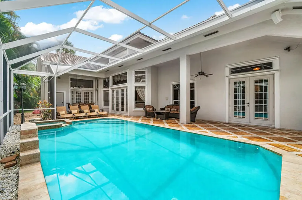 12 Martinique Cove Palm Beach Gardens FL 33418