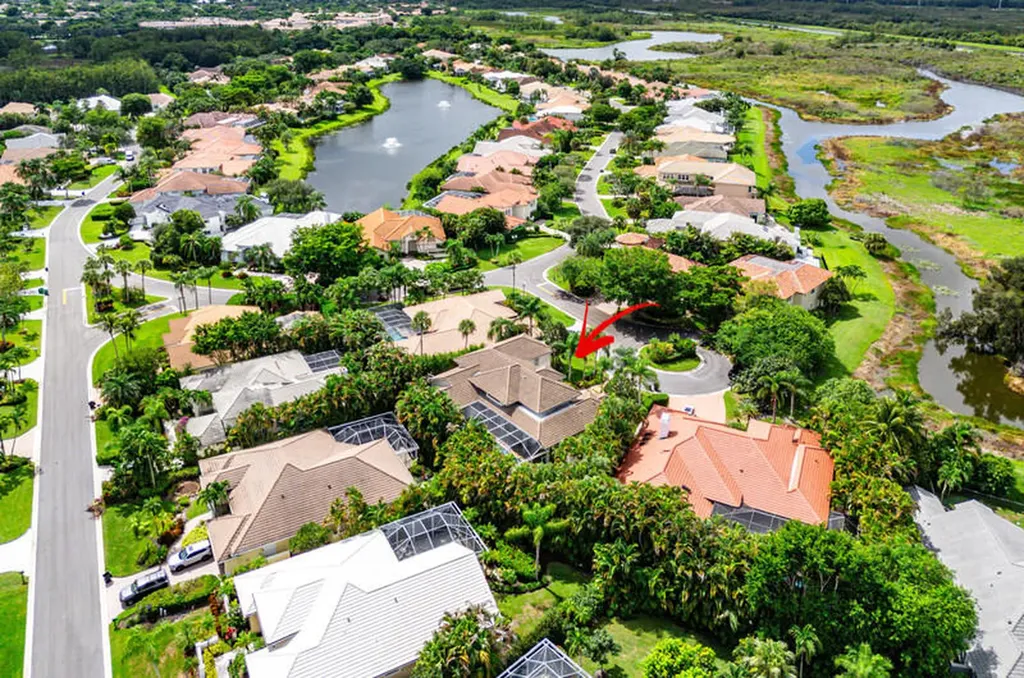 12 Martinique Cove Palm Beach Gardens FL 33418